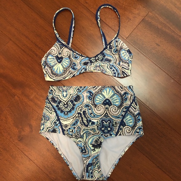 Small Aerie Paisley Blue Bikini Set - high waisted bottoms - great condition - Picture 1 of 3